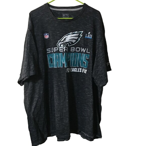 NFL PROLINE FANATICS EAGLES SUPER BOWL 52 LII CHAMPIONS FLY EAGLES T-SHIRT MENS - Picture 1 of 4